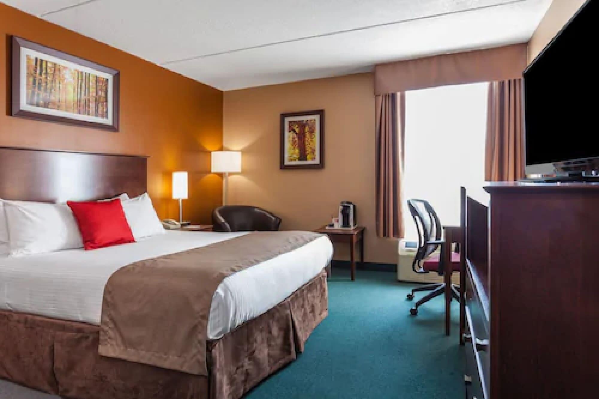 Hotel Ramada By Wyndham Timmins Exterior foto