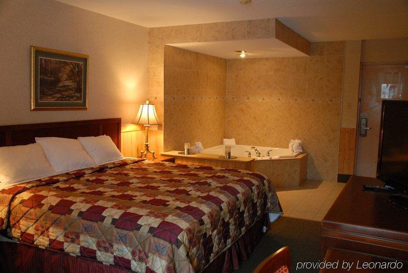 Hotel Ramada By Wyndham Timmins Exterior foto