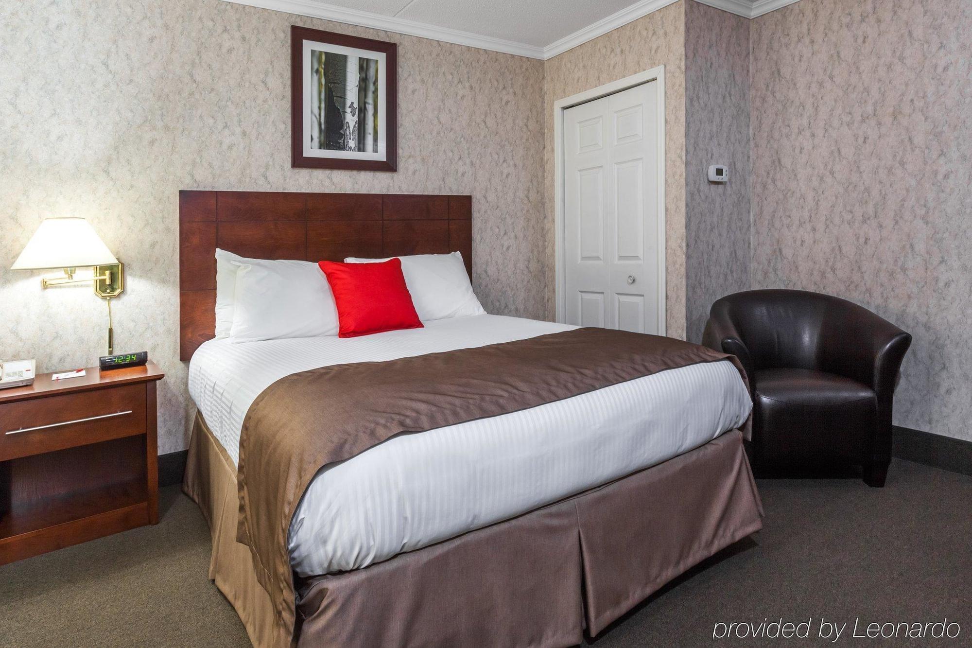 Hotel Ramada By Wyndham Timmins Exterior foto