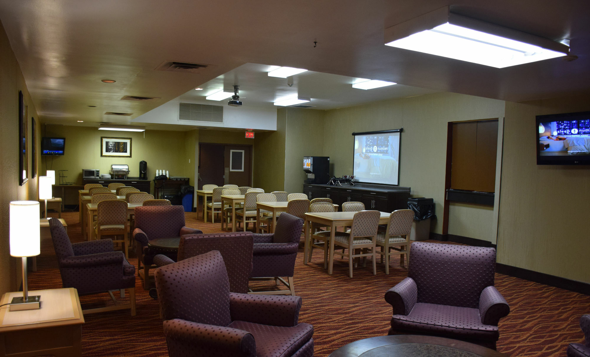 Hotel Ramada By Wyndham Timmins Exterior foto